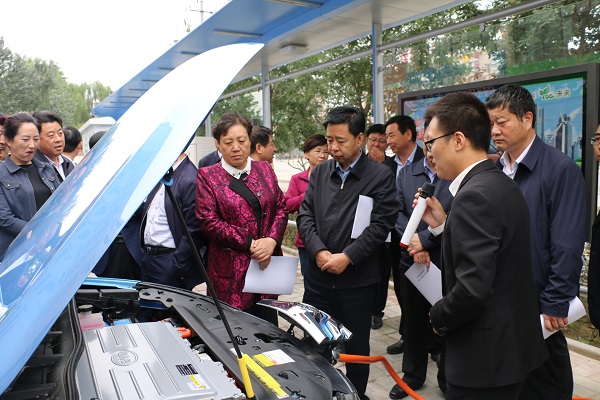 市委副書記、市長王奮彥帶隊觀摩督查公司項目建設(shè)工作(圖2)