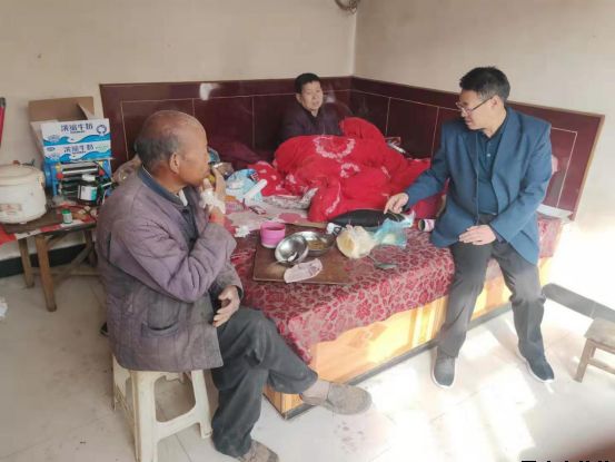 平?jīng)鲢垂鹃_展“踐行初心使命，助推脫貧攻堅(jiān)”主題黨日活動(dòng)(圖6)