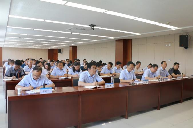 市政府國(guó)資委黨委委員、副主任邊疆到泓源公司講黨課(圖3)