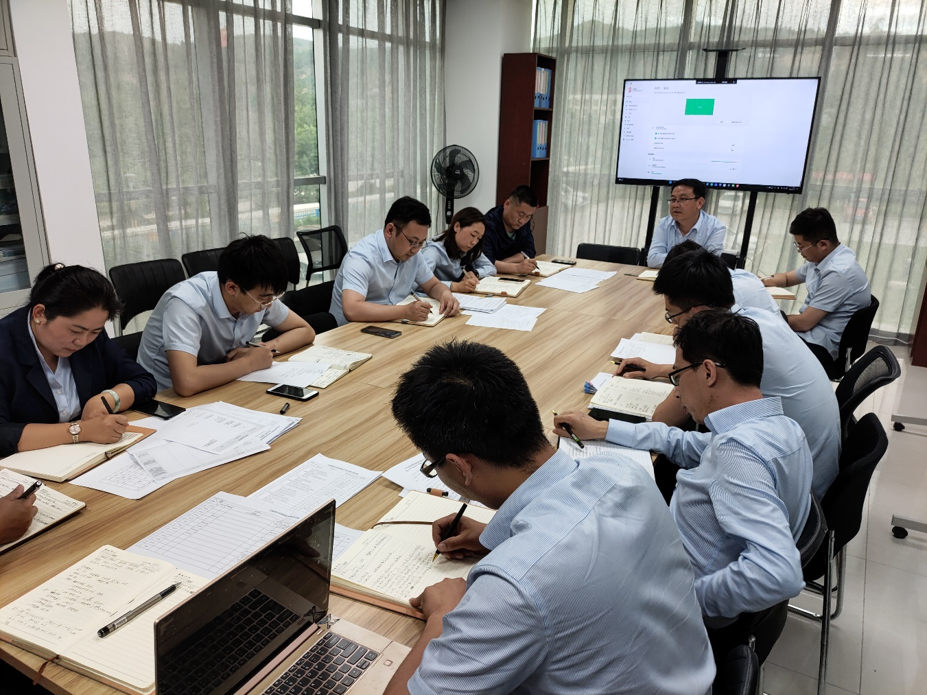 市產投集團平煤機公司開展作風集中整頓月活動第二期工作總結(圖1) 市產投集團平煤機公司開展作風集中整頓月活動第二期工作總結(圖1)