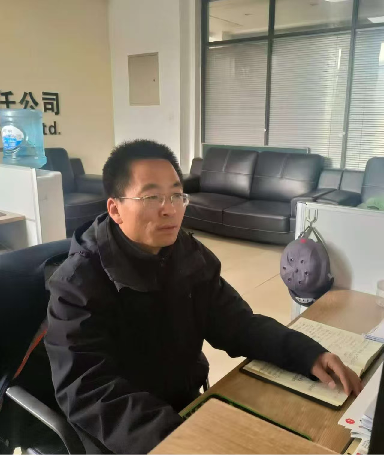 中共平?jīng)鍪谢A產(chǎn)業(yè)投資集團有限公司委員會關于對2025年度“產(chǎn)投榜樣”進行公示的公告(圖2)